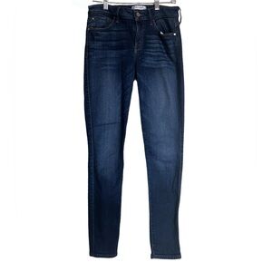 Size 28 guess jeans. Sexy Curve skinny Jeans 👖